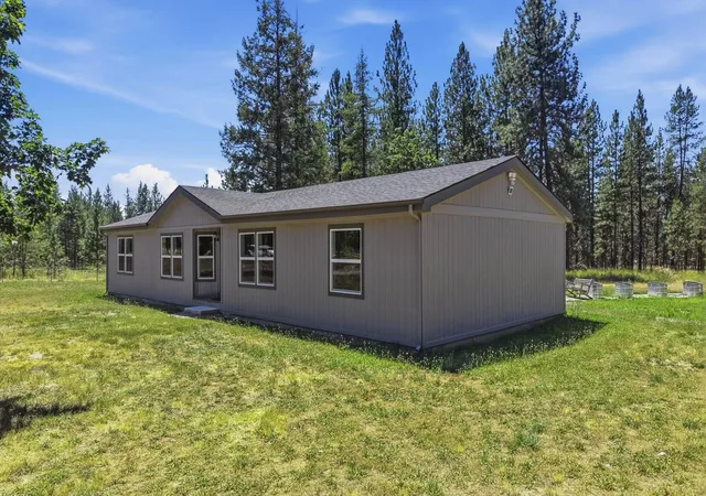 Homes for sale in Elk, WA | 3311 E Oregon Rd, Elk, WA 99009 | MLS# 202620896