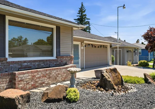 Homes for sale in Spokane, WA | 1116 N Willow Rd, Spokane, WA 99206 | MLS# 202620898