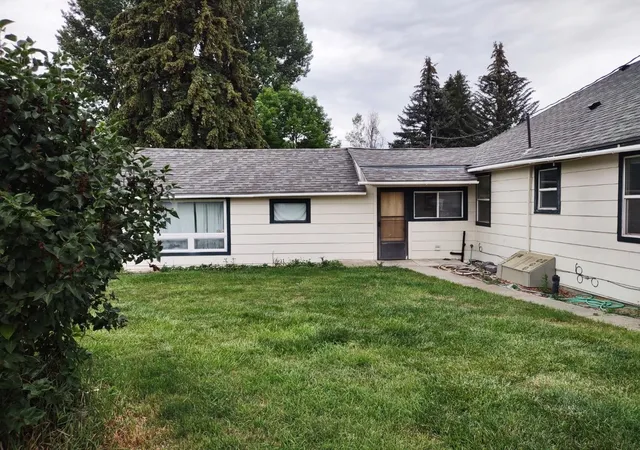 Photo 3 of Single family home for sale at 304 S West St, Chewelah, WA 99109 | MLS# 202620905 | Listing updated on 2026-09-07