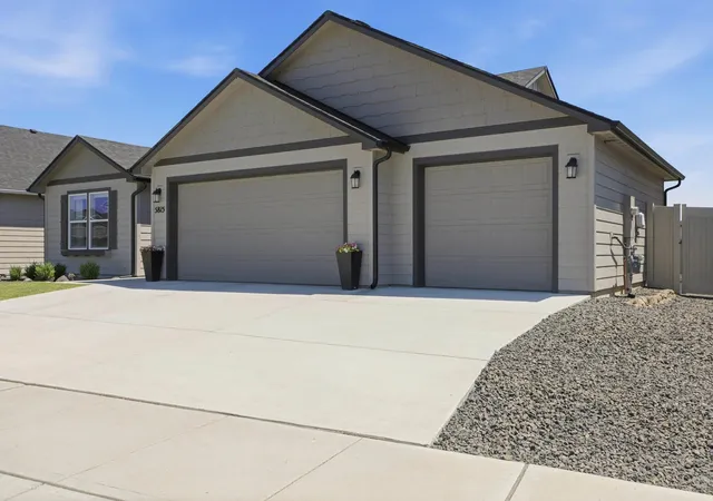 Homes for sale in Spokane, WA | 5815 S Dowdy Rd, Spokane, WA 99224 | MLS# 202620917