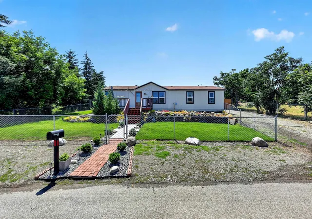2nd image of 9710 E Knox Ave, Spokane Valley, WA 99206 | MLS# 202620938