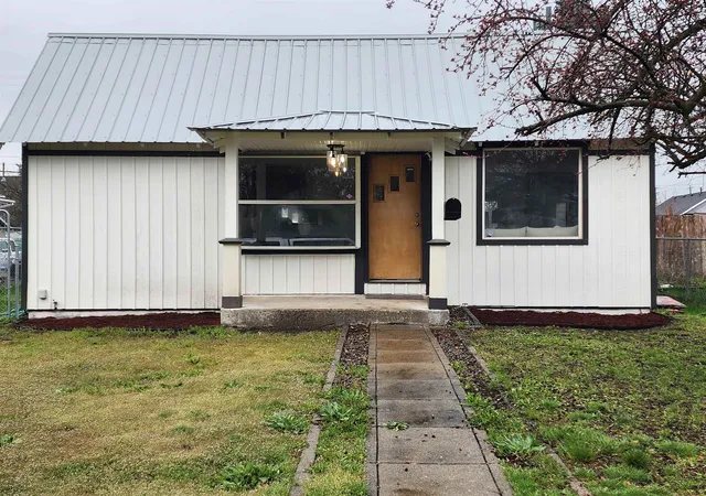 Photo 1 of Single family home for sale at 520 S Ferrall St, Spokane, WA 99202 | MLS# 202620943 | Listing updated on 2026-08-31