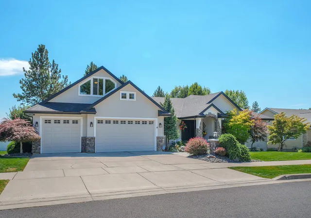 Photo 2 of Sale Pending at 2405 W Stratton Ave, Spokane, WA 99208 | MLS# 202620969 | Listing updated on 2026-08-04