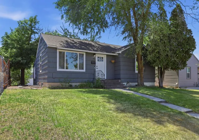 Photo 2 of Single family home for sale at 2611 W Broad Ave, Spokane, WA 99205 | MLS# 202620997 | Listing updated on 2026-10-06