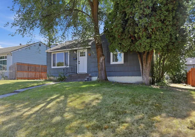 Photo 3 of Single family home for sale at 2611 W Broad Ave, Spokane, WA 99205 | MLS# 202620997 | Listing updated on 2026-10-06