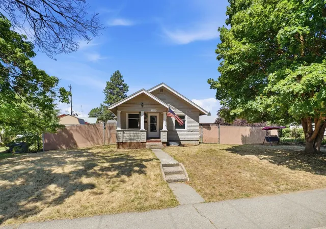 Photo 1 of Single family home for sale at 4013 N Whitehouse St, Spokane, WA 99205 | MLS# 202621000 | Listing updated on 2026-09-08