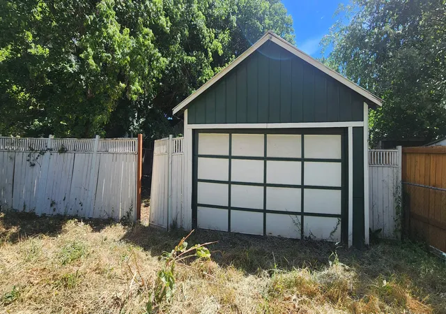 Photo 2 of Sale Pending at 806 S Greene St, Spokane, WA 99202 | MLS# 202621075 | Listing updated on 2026-08-04
