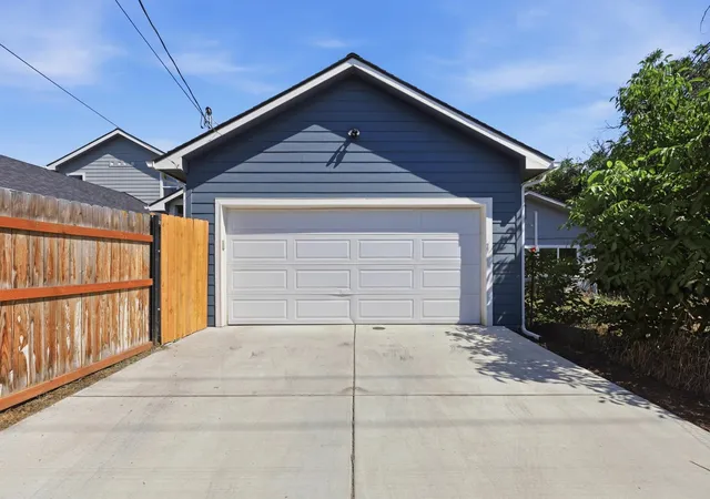 Photo 3 of Single family home for sale at 1525 W Fairview Ave, Spokane, WA 99205 | MLS# 202621092 | Listing updated on 2026-09-18