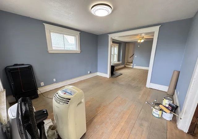 Photo 3 of Sale Pending at 327 E Gordon Ave, Spokane, WA 99207 | MLS# 202621105 | Listing updated on 2026-09-28