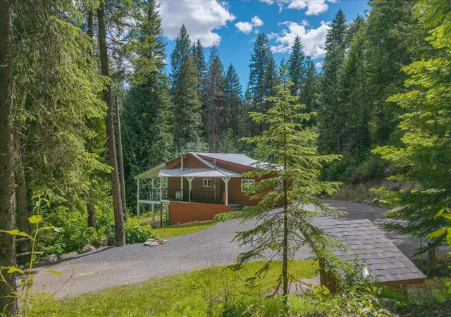 Photo 3 of Single family home for sale at 604 Deadman Crk Rd, Kettle Falls, WA 99141 | MLS# 202621109 | Listing updated on 2026-07-24