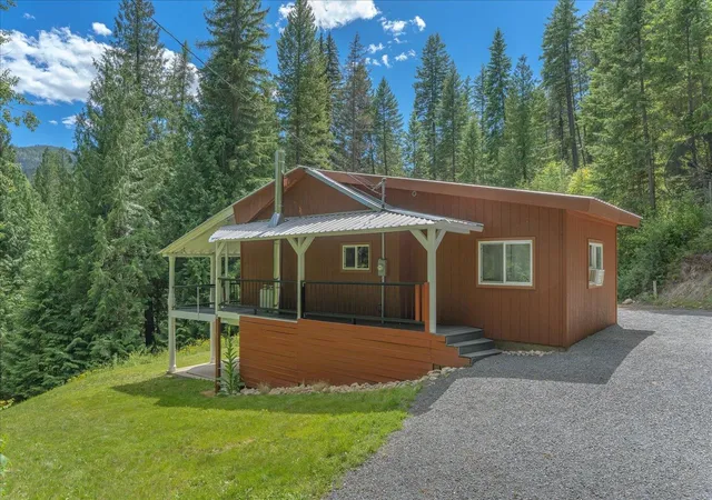 Photo 4 of Single family home for sale at 604 Deadman Crk Rd, Kettle Falls, WA 99141 | MLS# 202621109 | Listing updated on 2026-07-24