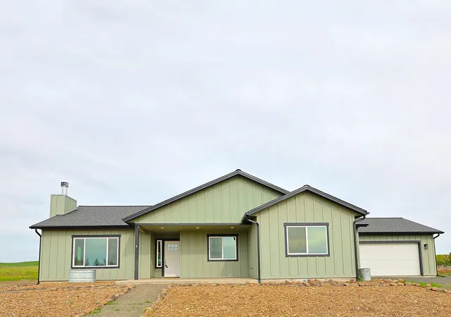 Photo 3 of Single family home for sale at 12213 S Stangland Rd, Medical Lake, WA 99022 | MLS# 202621121 | Listing updated on 2026-09-16