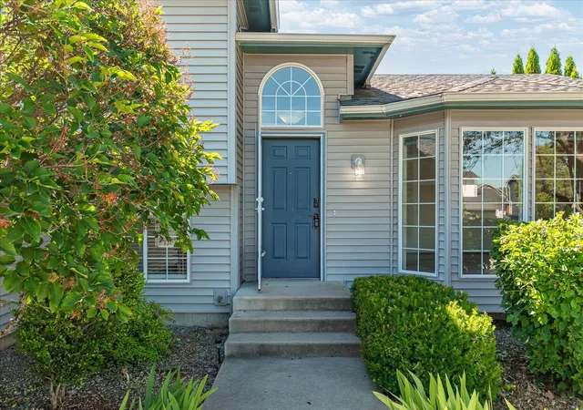 Photo 3 of Sale Pending at 1215 N Stevenson Rd, Liberty Lake, WA 99019 | MLS# 202621152 | Listing updated on 2026-10-02