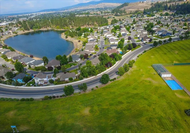 5th image of 804 S Shelley Lake Ln, Spokane Valley, WA 99037 | MLS# 202621156