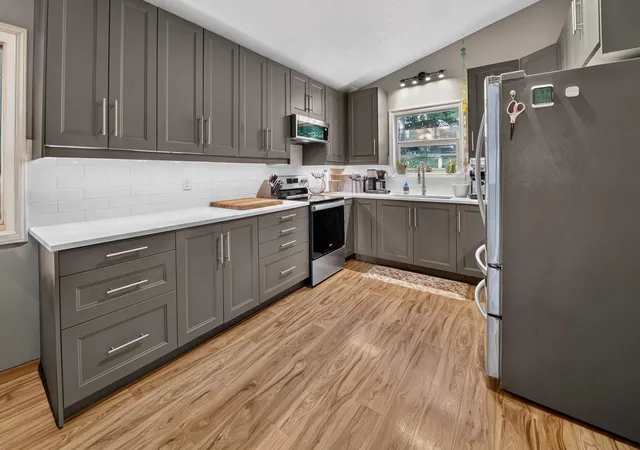 Photo 4 of Single family home for sale at 13906 N E Newman Lake Dr, Newman Lake, WA 99025 | MLS# 202621160 | Listing updated on 2026-08-08