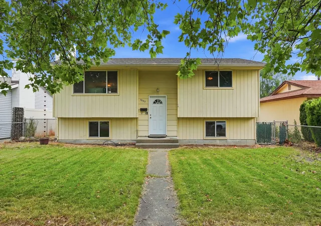 Photo 2 of Single family home for sale at 3023 E Ermina Ave, Spokane, WA 99207 | MLS# 202621163 | Listing updated on 2026-07-24