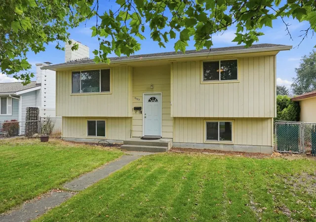 Photo 3 of Single family home for sale at 3023 E Ermina Ave, Spokane, WA 99207 | MLS# 202621163 | Listing updated on 2026-07-24