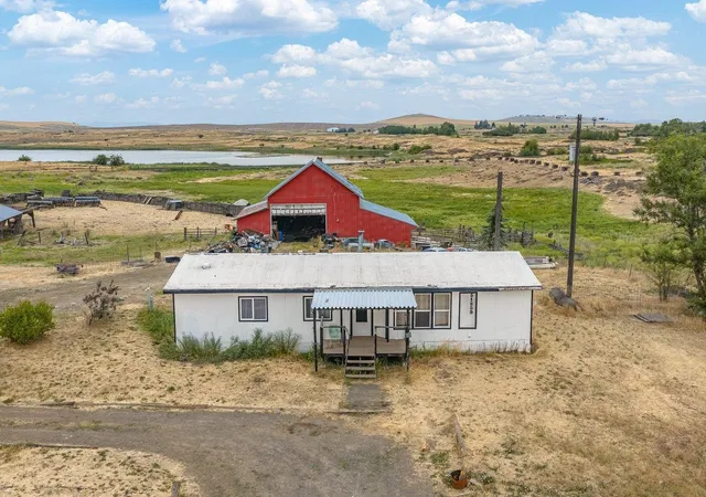 Photo 3 of Manufactured home for sale at 51859 Sr 2 E, Reardan, WA 99029 | MLS# 202621206 | Listing updated on 2026-09-18