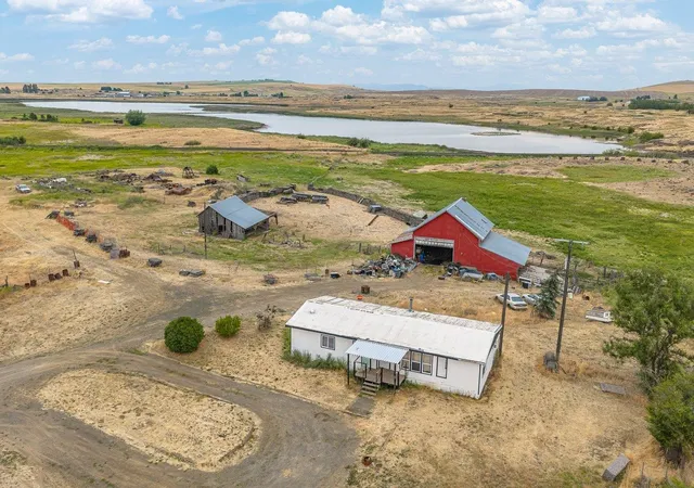 Photo 3 of Manufactured home for sale at 51859 Sr 2 E, Reardan, WA 99029 | MLS# 202621206 | Listing updated on 2026-09-18
