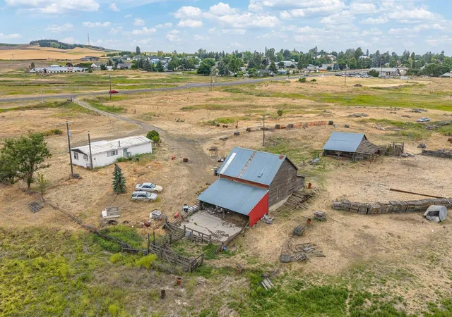 Photo 4 of Manufactured home for sale at 51859 Sr 2 E, Reardan, WA 99029 | MLS# 202621206 | Listing updated on 2026-09-18