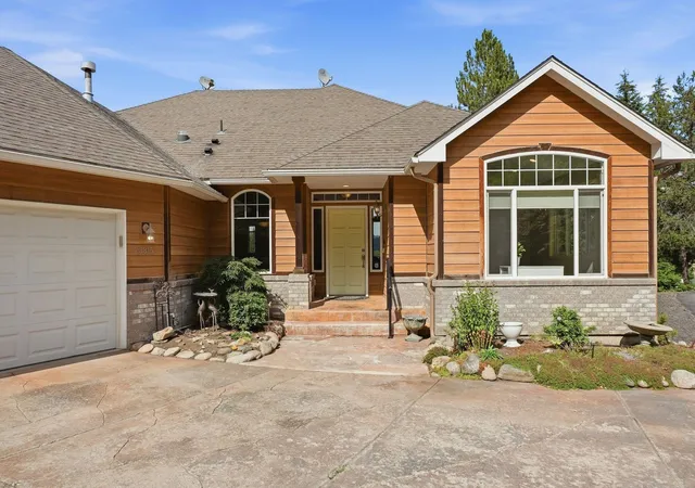 Photo 2 of Single family home for sale at 23815 E Winter Pine Ln, Newman Lake, WA 99025 | MLS# 202621234 | Listing updated on 2026-09-20