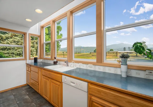 4th image of 3602 N Idaho Rd, Liberty Lake, WA 99019 | MLS# 202621254
