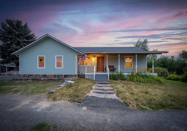 Photo 1 of Single family home for sale at 8511 E Hamilton Rd, Chattaroy, WA 99003 | MLS# 202621289 | Listing updated on 2026-07-28