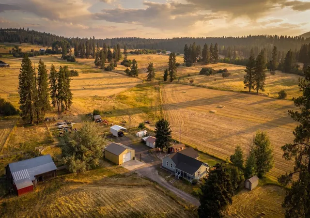 Photo 2 of Single family home for sale at 8511 E Hamilton Rd, Chattaroy, WA 99003 | MLS# 202621289 | Listing updated on 2026-07-28