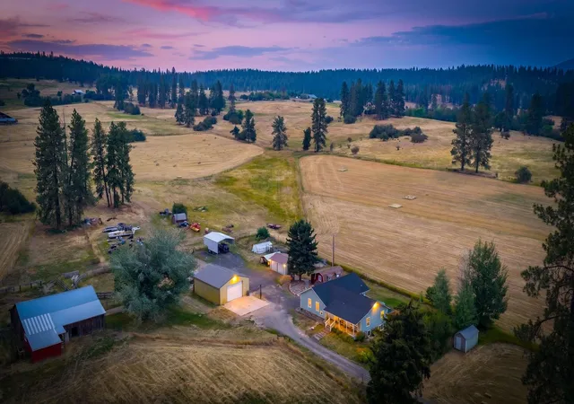 Photo 3 of Single family home for sale at 8511 E Hamilton Rd, Chattaroy, WA 99003 | MLS# 202621289 | Listing updated on 2026-07-28