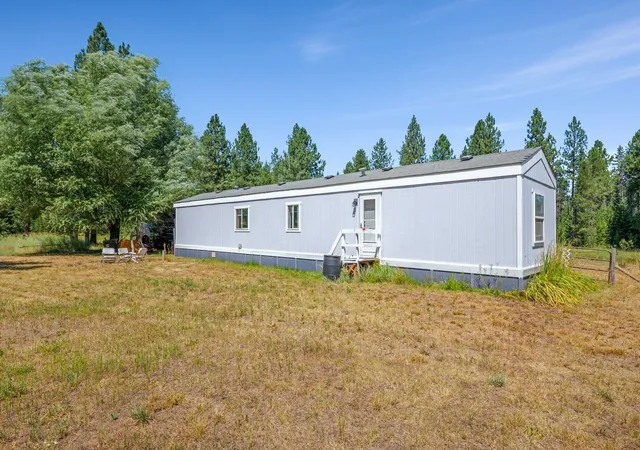 Photo 3 of Manufactured home for sale at 40507 N Division Rd, Deer Park, WA 99006 | MLS# 202621290 | Listing updated on 2026-08-01