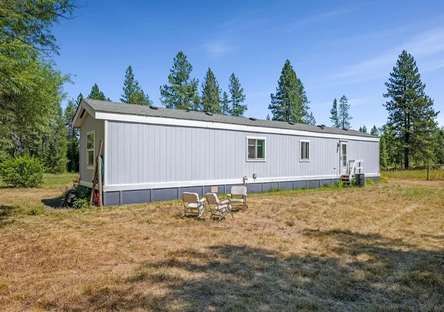 Photo 4 of Manufactured home for sale at 40507 N Division Rd, Deer Park, WA 99006 | MLS# 202621290 | Listing updated on 2026-08-01
