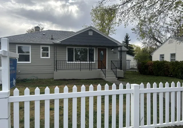 Photo 3 of Sale Pending at 5521 N C St, Spokane, WA 99205 | MLS# 202621292 | Listing updated on 2026-08-30