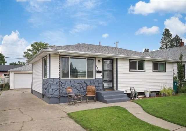 Photo 2 of Single family home for sale at 407 E Heroy Ave, Spokane, WA 99207 | MLS# 202621293 | Listing updated on 2026-10-05