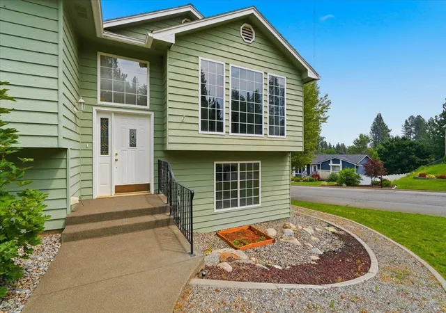 3rd image of 11405 E 42Nd Ct, Spokane Valley, WA 99206 | MLS# 202621303
