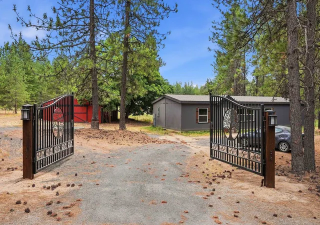 Photo 2 of Manufactured home for sale at 11914 E Laurel Rd, Elk, WA 99009 | MLS# 202621319 | Listing updated on 2026-09-24