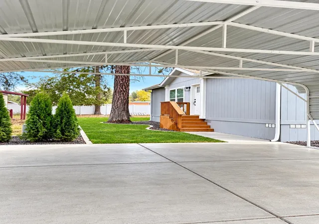 Photo 1 of Manufactured home for sale at 3928 E Ln Park Rd, Mead, WA 99021 | MLS# 202621329 | Listing updated on 2026-10-21