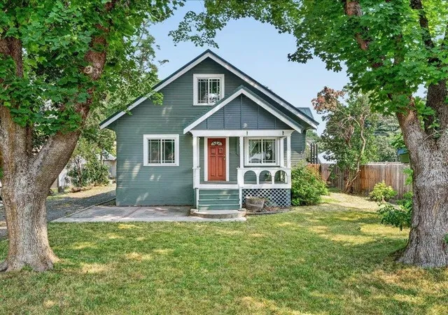 1st image of 910 W Main Ave, Chewelah, WA 99109 | MLS# 202621330