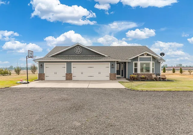 2nd image of 1009 S Bartholomew St, Medical Lake, WA 99022 | MLS# 202621341