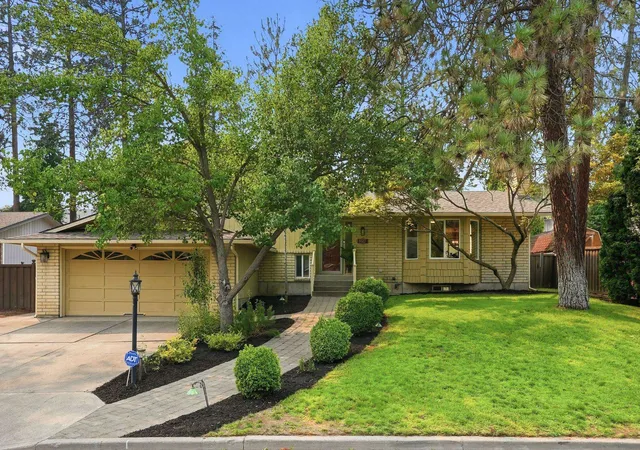 Photo 2 of Single family home for sale at 8517 N Greenwood St, Spokane, WA 99208 | MLS# 202621349 | Listing updated on 2026-09-12