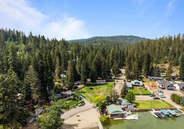 Photo 4 of Sale Pending at 11715 N Honeymoon Bay Rd, Newman Lake, WA 99025 | MLS# 202621357 | Listing updated on 2026-08-13
