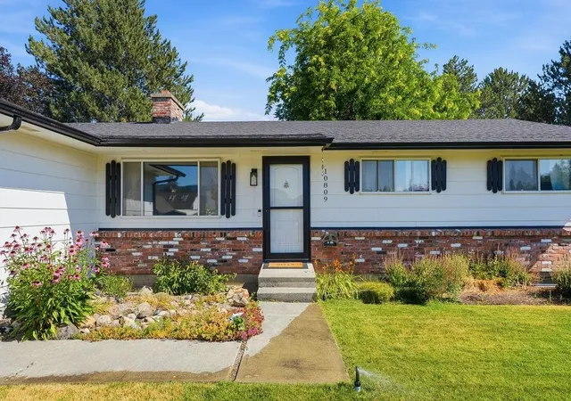 Photo 2 of Single family home for sale at 10809 E 35th Avenue, Spokane Valley, WA 99206 | MLS# 202621383 | Listing updated on 2026-09-24