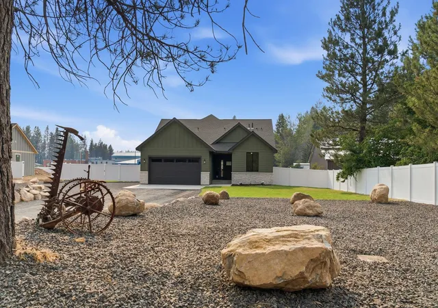 3rd image of 25819 N Chattaroy Cir, Chattaroy, WA 99003 | MLS# 202621409