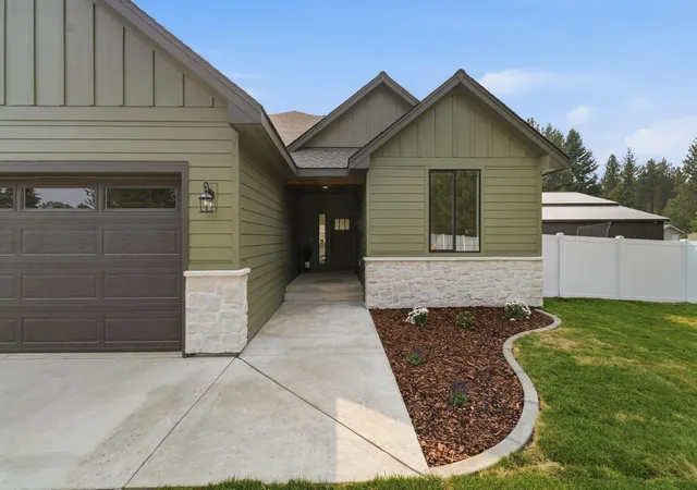 4th image of 25819 N Chattaroy Cir, Chattaroy, WA 99003 | MLS# 202621409