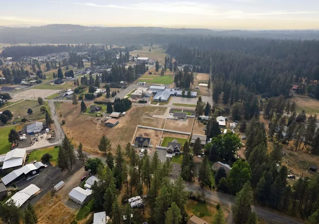 39th image of 25819 N Chattaroy Cir, Chattaroy, WA 99003 | MLS# 202621409