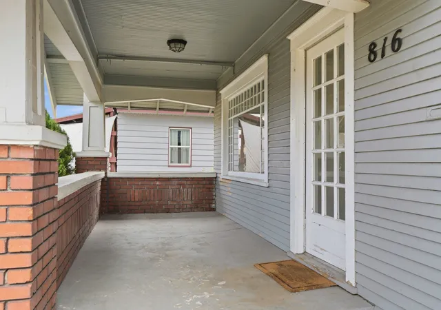 Photo 3 of Sale Pending at 816 E Gordon Ave, Spokane, WA 99207 | MLS# 202621417 | Listing updated on 2026-10-10