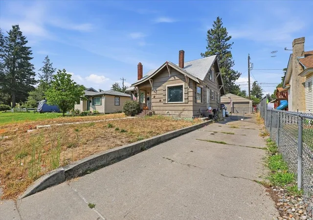 Photo 2 of Sale Pending at 5011 N Cedar St, Spokane, WA 99205 | MLS# 202621438 | Listing updated on 2026-08-25