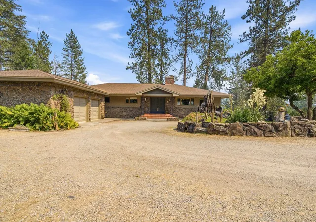 Photo 4 of Single family home for sale at 19220 N Little Spokane Dr, Colbert, WA 99005 | MLS# 202621484 | Listing updated on 2026-09-07