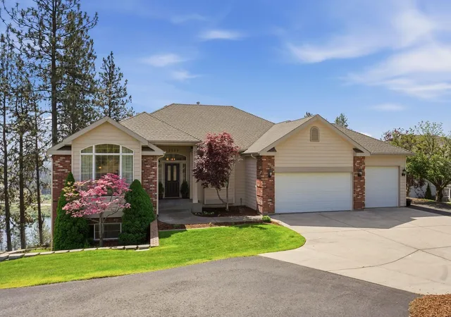 Photo 3 of Single family home for sale at 10599 W Lakeside Ln, Nine Mile Falls, WA 99026 | MLS# 202621486 | Listing updated on 2026-07-31