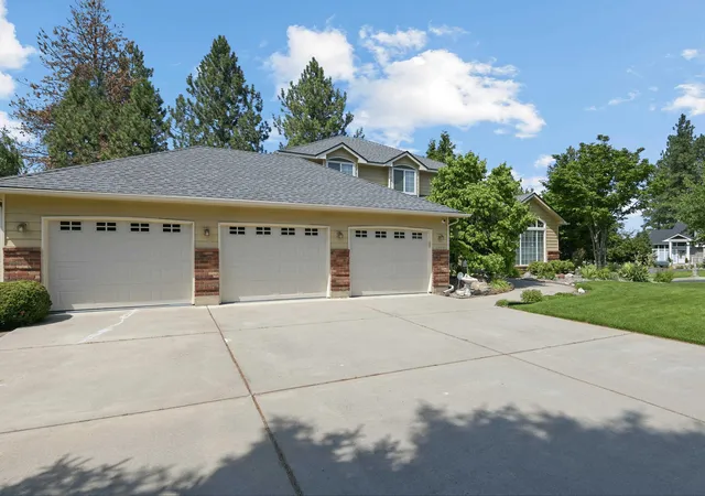 2nd image of 1013 E Harding Dr, Spokane, WA 99218 | MLS# 202621494