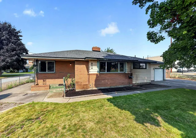 Photo 3 of Sale Pending at 206 S Blake Rd, Spokane Valley, WA 99216 | MLS# 202621498 | Listing updated on 2026-08-07